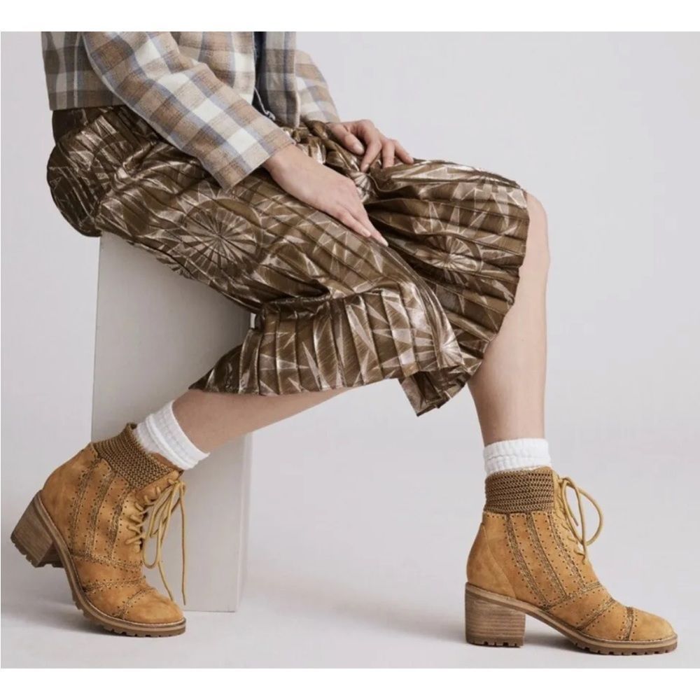 Anthropologie Silent D Bestie Bootie Honey Macramé Trim Lace Up Tan - Picture 12 of 12